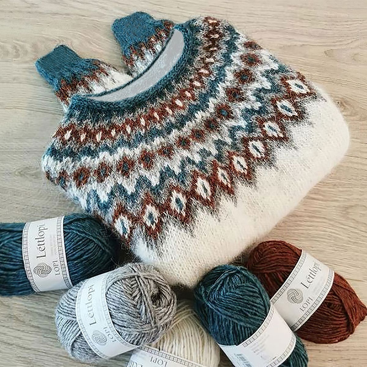 Nordic Wool Sweater Men's Fair Isle Pattern Knitted Pullover Beige/Gray — Image 3