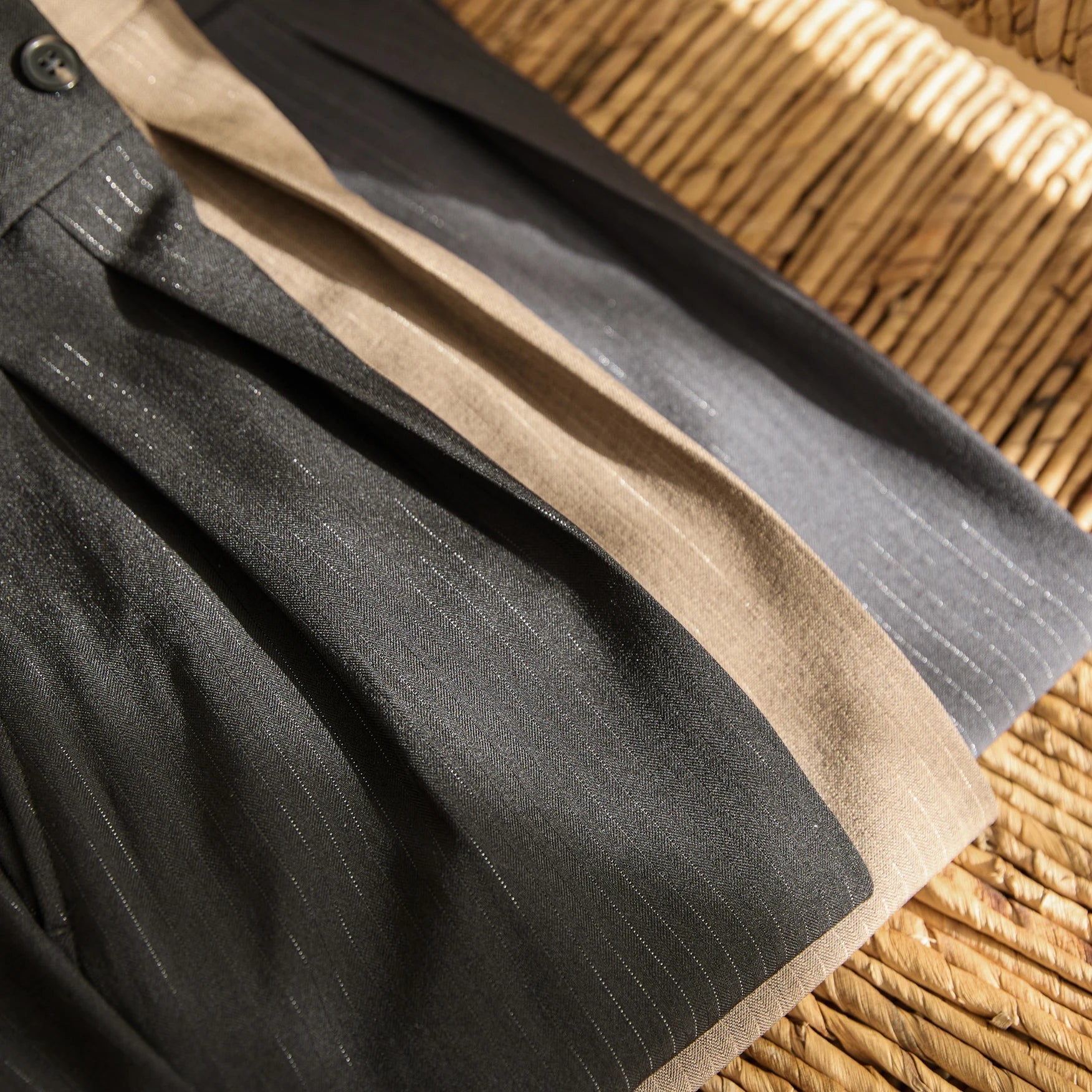 Brand Men's Wool Pleated Trousers Tailored Fit Adjustable Waistband Black — Image 6