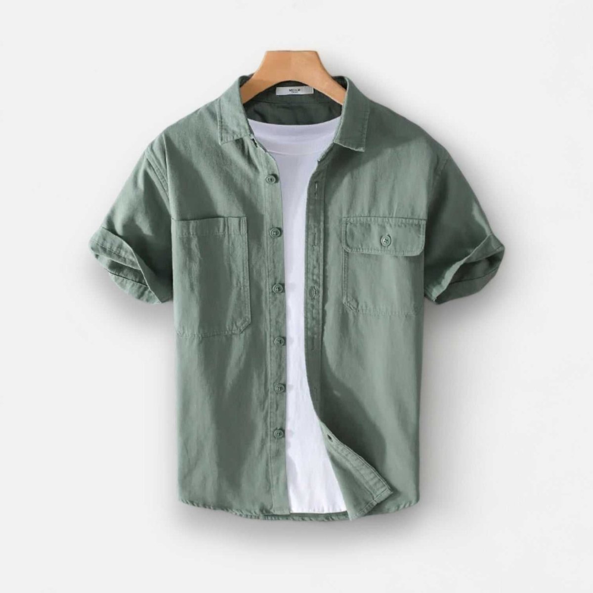 Men's Casual Short Sleeve Shirt Cotton Blend Lightweight Summer Top with Chest Pockets — Main Image
